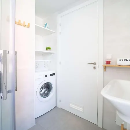 Martinenea -luminosa Vivienda By Egona Zarautz