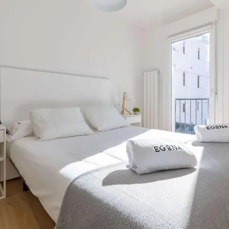 Martinenea -luminosa Vivienda By Egona Zarautz