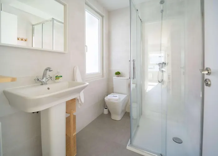 Martinenea -luminosa Vivienda By Egona *