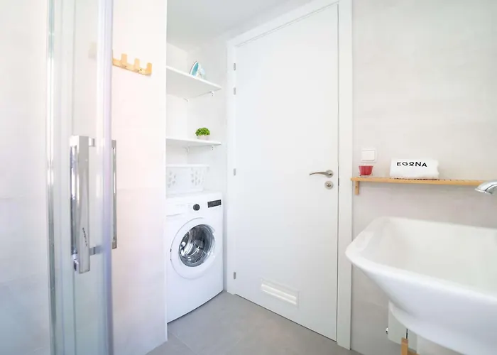 Martinenea -luminosa Vivienda By Egona Zarautz