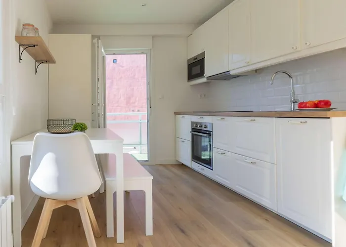 Apartment Martinenea -luminosa Vivienda By Egona Zarautz